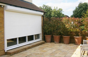 Fenêtre à <span class=keywords><strong>volet</strong></span> <span class=keywords><strong>roulant</strong></span> en aluminium de type australien coupe-vent porte de garage silencieuse personnalisée en alliage d'aluminium <span class=keywords><strong>PVC</strong></span> étanche - Product Image 3