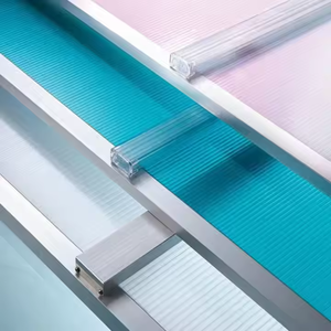 Lámina Hueca de Policarbonato con Sistema de Bloqueo en U Danpalon, 10 mm, 1040 mm de Ancho, para Techos y Tragaluces, Sin Tornillos, 100% Impermeable - Product Image 2