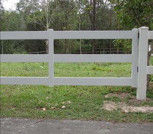 Paneles de PVC para cercas de caballos Fábrica de cercas de seguridad Sostenibles Bajo mantenimiento Popular - Product Image 6