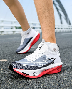 Chaussures de course légères de printemps, d'été et d'automne, baskets de designer en mesh, marathon, course de <span class=keywords><strong>sprint</strong></span> longue, chaussures de course pour hommes et femmes, plaque en carbone - Product Image 3