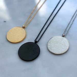 ขายส่งสแตนเลส <span class=keywords><strong>Ayatul</strong></span> <span class=keywords><strong>Kursi</strong></span> <span class=keywords><strong>Ayat</strong></span> Al-<span class=keywords><strong>Kursi</strong></span> คัมภีร์กุรอานกลอนสำหรับการป้องกันอิสลามอิสลามอักษรอาหรับ18-กะรัตทองชุบ - Product Image 5