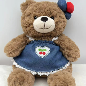 Orsetto di peluche Kawaii all'ingrosso in <span class=keywords><strong>vestito</strong></span> di jeans con decorazioni in pizzo, con fascia per capelli con pon pon, per regali per bambini - Product Image 1