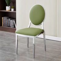 Chaise d'événement blanche empilable, durable et moderne de luxe – Chaise d'hôtel, chaise de salle à manger, chaise de restaurant