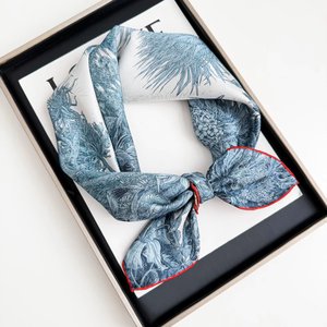 Pañuelo de Seda Cuadrado con Diseño de Cine, 65cm, de Seda de Morera Estampada, para Mujer, Estilo de Viaje a la Moda Verano 2026 - Product Image 3