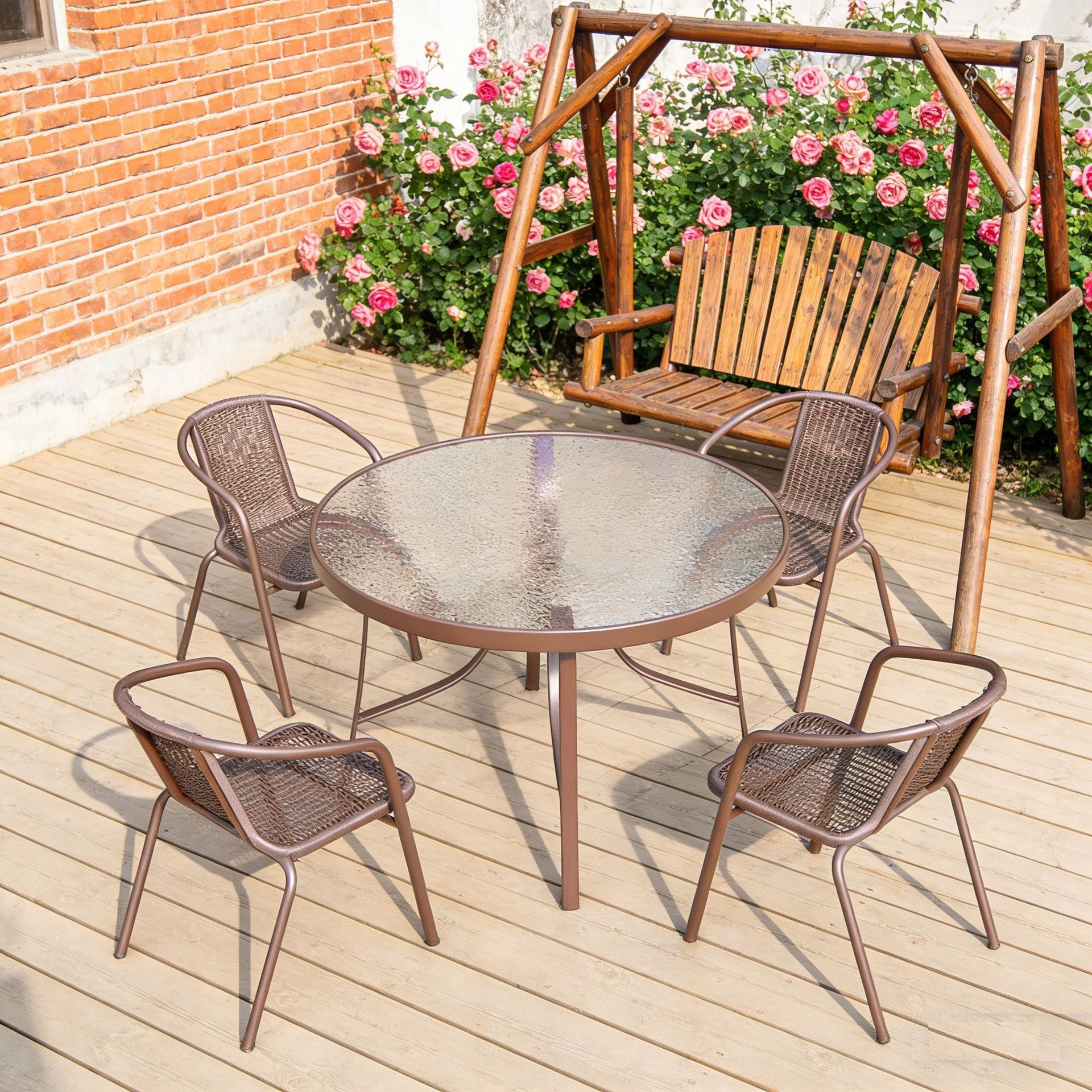 Table ronde assemblée de 105 cm de diamètre + 4 chaises couleur café