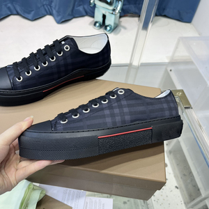 รองเท้าผ้าใบดีไซน์เนอร์คุณภาพสูงปี 2026 รองเท้าลำลองสไตล์เดินเล่นสำหรับผู้ชายและผู้หญิง รองเท้ากีฬาลำลองทันสมัย - Product Image 2