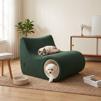 Fauteuil simple créatif à dossier incurvé en tissu bouclé moelleux, style japonais, design confortable et compact
