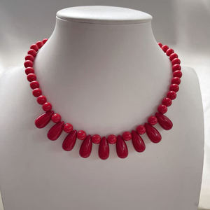 Collar de Cuentas de Plástico en Forma de Lágrima Rojo Vibrante, Latón Chapado en Oro para Uso Diario, Gargantilla con Estilo - Product Image 3