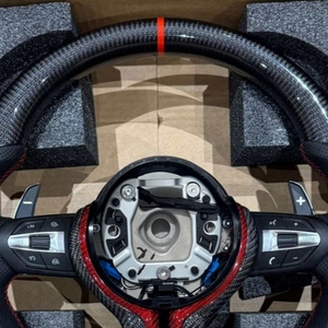 Volant en cuir et fibre de carbone de haute qualité pour <span class=keywords><strong>BMW</strong></span> F10 F30 <span class=keywords><strong>335i</strong></span> F05 F12 F20 F22 F25 F32 F35 F36 M3 M5 M6 X5 F15 M340 - Product Image 4