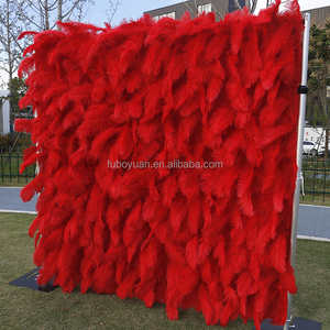 Toile de fond de salon de mariage en plumes d'autruche blanches, fond mural en tissu enroulable <span class=keywords><strong>rose</strong></span> et rouge avec <span class=keywords><strong>fleurs</strong></span> - Product Image 1