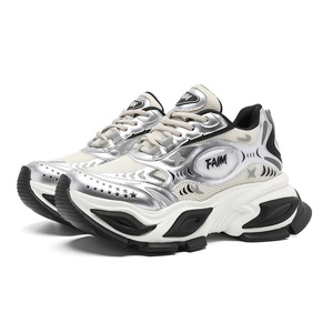2026 Baskets de luxe de créateur rétro <span class=keywords><strong>pour</strong></span> hommes et femmes, chaussures décontractées de tennis et de skateboard, respirantes, en cuir véritable, tendance mode - Product Image 5