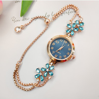 Fenyi vente en gros mode Simple alliage fleur diamant feuille étudiant Bracelet coulissant montre dames fille femme cadeau