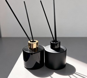 Diffuseur de parfum d'ambiance de luxe 50 <span class=keywords><strong>ml</strong></span> 120 <span class=keywords><strong>ml</strong></span> 200 <span class=keywords><strong>ml</strong></span>, grand flacon unique avec bâtonnets en bambou - Product Image 1