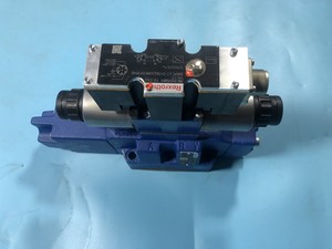 R901268442 4WRZE16W9-150-7X/6EG24N9ETK31/F1D3M ตัวควบคุมทิศทางแบบสัดส่วน - Product Image 1