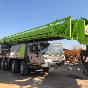 Grúa sobre Camión Zoomlion ZTC700T de 70T Usada Premium, Rendimiento Estable, Motor Weichai, para Trabajos de Construcción en Sitio - Product Image 1
