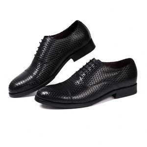 Chaussures habillées décontractées de luxe en cuir de vachette véritable pour hommes, résistantes à l'usure, avec motif en maille tissée, idéales pour les affaires et les mariages - Product Image 4