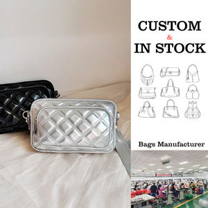 Bolso de Mujer con Cadena y Patrón de Diamantes, Estilo Moderno, Bolso de Hombro, Bolso Bandolera, Bolso Cuadrado Pequeño - Product Image 1