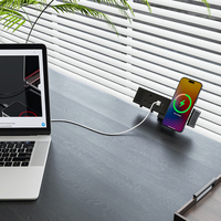 Multiprise de bureau moderne OMNI à fixation par pince - 3 prises avec USB-C, protection contre les surtensions et système de gestion des câbles
