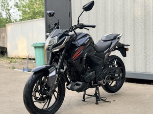 Moto de rue d'occasion Haojue1 DR150 à refroidissement par air, idéale pour les débutants et les trajets quotidiens, performances haute vitesse 150 cm³ - Product Image 4