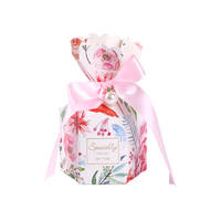 Vente en gros de ruban de logo en forme de couleur personnalisée Boîte en papier de chocolat sucré à la noix de coco pour les invités de fête