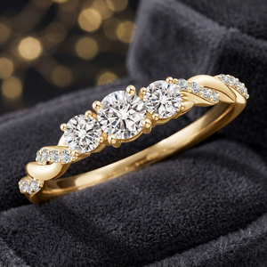 Bague de fiançailles et de mariage de luxe vintage à trois pierres, diamant de laboratoire taille ronde, plaqué rhodium, en or 10K 14K 18K, argent 925 935 - Product Image 1