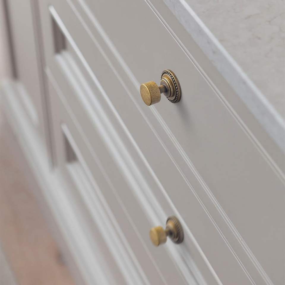Yanxia Luxury Antique Brass Cabinet Knob Backplate 96mm/128mm for Closet Wardrobe Drawer Made Ceramic Crystal Zinc Alloy Steel