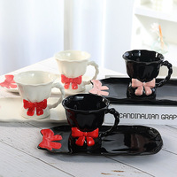 Bow Design Girly comme une jolie tasse en céramique ensemble tasse à café à pied exquise avec assiette à Dessert pour l'utilisation du café domestique et de fête
