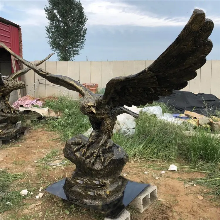 Escultura personalizada de fibra de vidrio, escultura de Animal Bird Eagle para decoración de jardín al aire libre