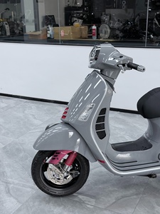 Scooter a Gas Usato Modello <span class=keywords><strong>Vespa</strong></span> <span class=keywords><strong>300</strong></span> Anno 2021 Colore Grigio Prodotto in Thailandia - Product Image 2
