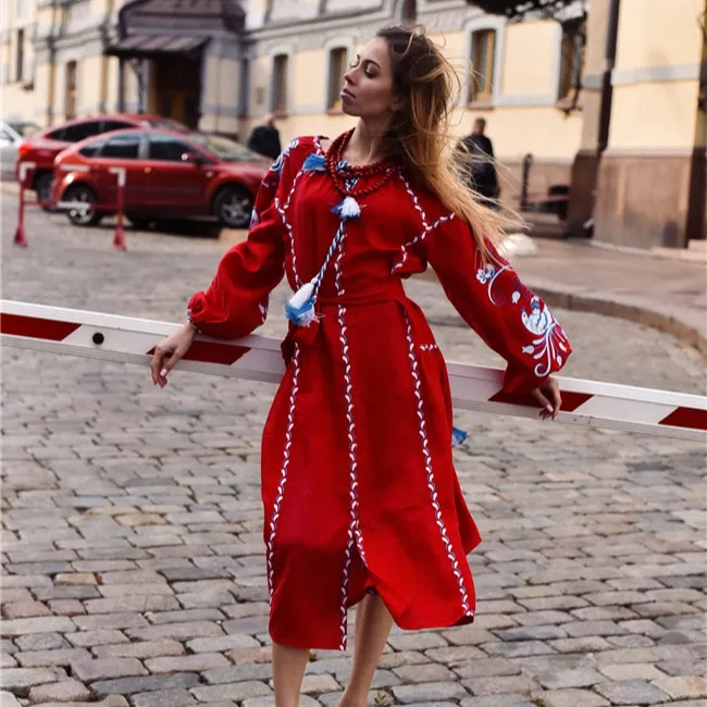 2022 Winter Casual Elegante Frauen Langarm Rundhals ausschnitt Boho Ethnic Folk Red Floral Besticktes knielanges Midi kleid