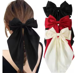 Barrette à cheveux personnalisée faite à la main avec nœud noir en ruban, tendance pour femmes et filles, accessoires en tissu, attache pour cheveux - Product Image 3