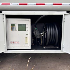 Mini-citerne à carburant HOWO 4x2 5000L avec pompe, conduite à droite, pour la distribution de carburant, à vendre - Product Image 4