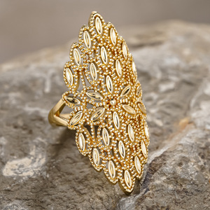 Anello Marquise Traforato Stile Corte per Donne, Elegante Gioiello da Dito alla Moda - Product Image 3