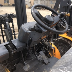 Used TCM <b>Forklift</b> 3 Ton FD30 USA Made 4WD Solid Tire Rough Terrain Diesel <b>Forklift</b> Truck - Product Image 5