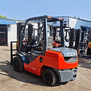 Chariot élévateur diesel Toyota d'occasion de 3 tonnes en excellent état de marche pour les solutions de manutention industrielle - Product Image 6