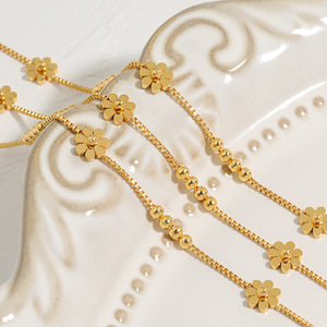 Vendita calda di tre piccole margherite <span class=keywords><strong>bracciale</strong></span> gioielli in acciaio titanio rotondo perline <span class=keywords><strong>oro</strong></span> braccialetto per la ragazza - Product Image 3