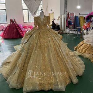 Vestido de Fiesta Largo Estilo Sirena/Trompeta con Apliques de Cuentas y Estampado Floral, Modelo Xs232, Dorado Moderno, para Quinceañera - Product Image 2