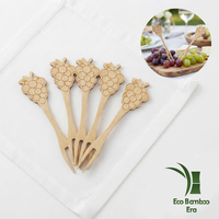 Piques à cocktail en bambou en forme de raisin certifiées FSC ISO, approuvées FDA LFGB, piques alimentaires en bambou naturel pour la restauration