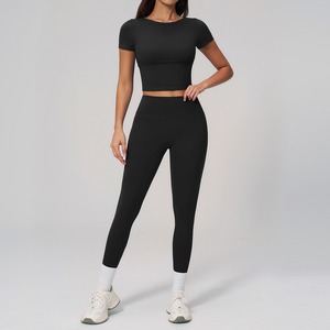 Tereyağı Kremi Rengi Fırçalanmış Hızlı Kuruyan Tişört Popo Kaldırıcı Fitness Giysisi Nem Emici Cilt Dostu Antrenman Pantolon Takımı - Product Image 3