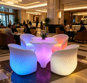 Set di Mobili Luminosi a LED RGB, Tavolo e Sedie a Forma di Fiore IP65 Impermeabile, Ricaricabile, 16 Colori Cangianti. Ideale per Patio Esterno - Product Image 3