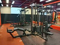 Tube en acier de 3,0 mm avec logo personnalisé OEM/ODM pour centre de fitness, équipement de musculation 8 stations