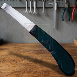 Cuchillo para Pezuñas Estrechas NVC con Mango de Plástico para Herradores de Caballos - Instrumento Veterinario - Product Image 1