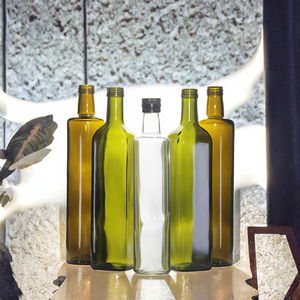 Fabricación <span class=keywords><strong>de</strong></span> Botellas <span class=keywords><strong>de</strong></span> Vidrio Cuadradas <span class=keywords><strong>de</strong></span> 500ml y 700ml para <span class=keywords><strong>Whisky</strong></span>, Licor, Vodka y Vino, con Acabado Mate Escarchado y Tapones <span class=keywords><strong>de</strong></span> Corcho - Product Image 3