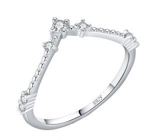 Bague de fiançailles en moissanite en forme de couronne, argent S925, sertissage à griffes, taille brillant rond, style romantique, bijoux pour femme - Product Image 1