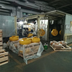 掘削機下部構造部品フロントアイドラーローラーPC30-7コマツ掘削機用OEM品質トラックアイドラー付きアイドラークイドホイール - Product Image 3