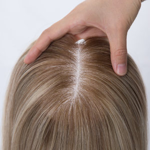 Listo para enviar: Topper de encaje con nudo único en la parte superior, rubio balayage, sin pegamento, para cuero cabelludo sensible, transpirable para verano con PU antideslizante. - Product Image 5