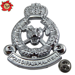 Metallo artigianale a forma <span class=keywords><strong>di</strong></span> mano distintivo con risvolto a dito medio spille in morbido smalto per abbigliamento - Product Image 3