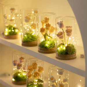 Lampada fatta a mano all'uncinetto giglio <span class=keywords><strong>della</strong></span> valle per luce notturna artificiale a maglia <span class=keywords><strong>fiore</strong></span> per 2025 nuovo arrivo decorazione <span class=keywords><strong>della</strong></span> casa di tendenza - Product Image 2