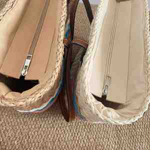 กระเป๋าสะพายไหล่สานสไตล์โบฮีเมียนสำหรับผู้หญิง แฟชั่นฤดูร้อน เหมาะสำหรับวันหยุดริมทะเล กระเป๋าทรงถัง สายสะพายลายทาง กระเป๋าชายหาด - Product Image 5