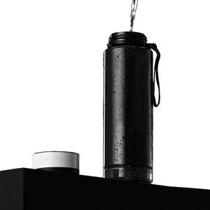 Botella de Agua Deportiva al por Mayor, Botella de Plástico PET Minimalista y Elegante con Cuerda para Mujer - Product Image 1